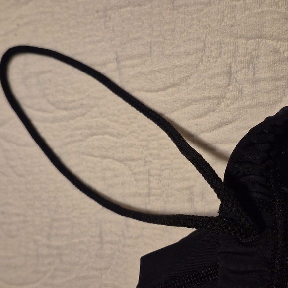 Louis Garneau men's size Medium black & yellow cycling shorts, marks on leg GUC - Picture 7 of 8